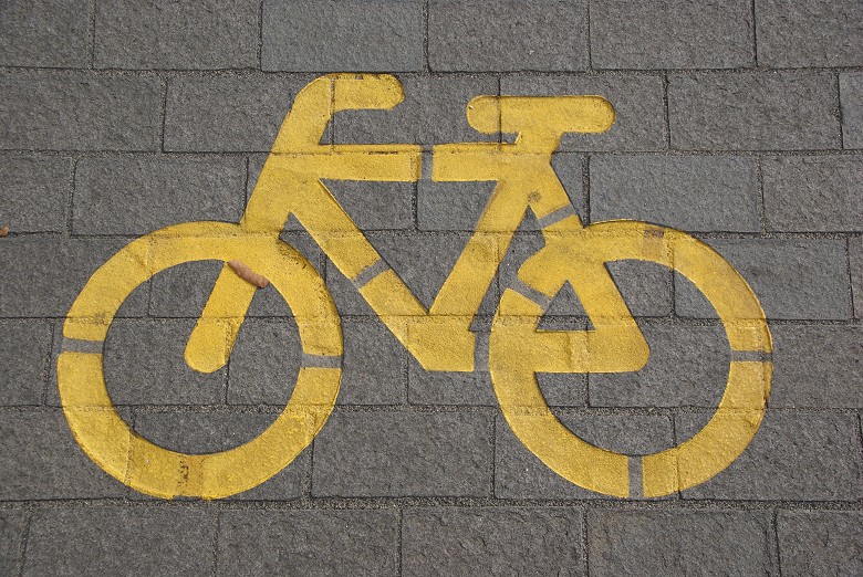 New Highway Code rules for sharing the road when cycling on your e-bike